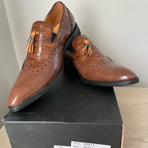 Mens classy brown loafers size 7.5 NEVER WORN BRAND NEW IN BOX